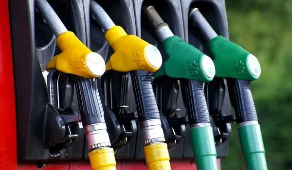 Petrobras reduz preço da gasolina em 4% a partir desta sexta-feira