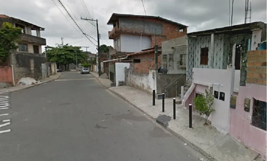 Jovem de 20 anos é retirado de dentro de casa e executado na frente do imóvel em Plataforma