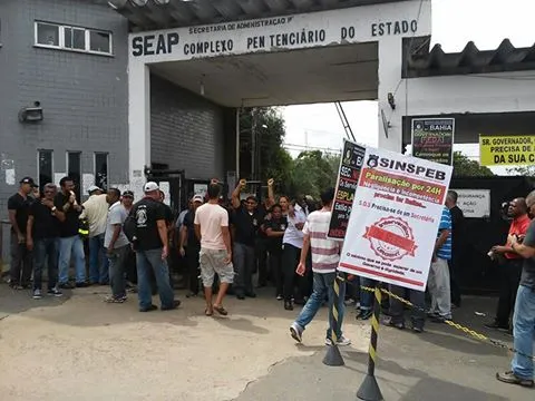 Servidores penitenciários da Bahia iniciam greve por tempo indeterminado