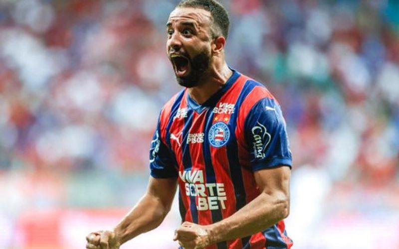 Caio Alexandre soma n&uacute;meros expressivos em participa&ccedil;&otilde;es diretas na constru&ccedil;&atilde;o ofensiva e lidera o elenco em passes certos por jogo na temporada/Foto: Rafael Rodrigues/EC Bahia