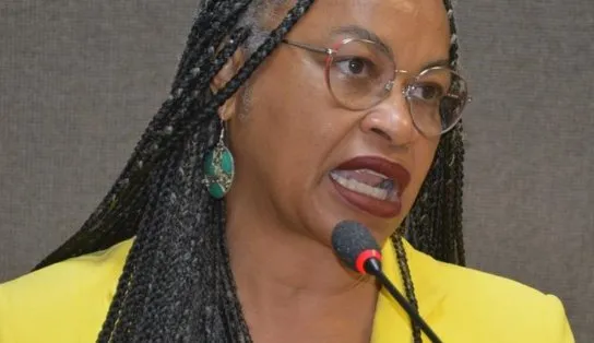 Olívia Santana indica a inclusão das trabalhadoras domésticas em grupo prioritário de vacinação