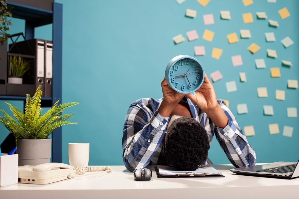 Especialista aponta hábitos simples que podem reduzir o estresse, melhorar o bem-estar e proteger contra Burnout. Foto: Ilustrativa/Freepik