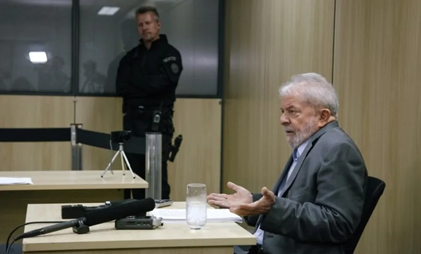 Defesa de Lula pede absolvição e anulação no caso do sítio de Atibaia