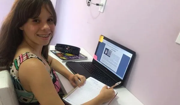Estudantes da rede estadual recebem mais 70 roteiros de estudos online durante pandemia 