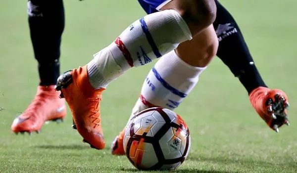 Fifa pretende ampliar número de substituições durante partidas para diminuir impacto da  Covid-19