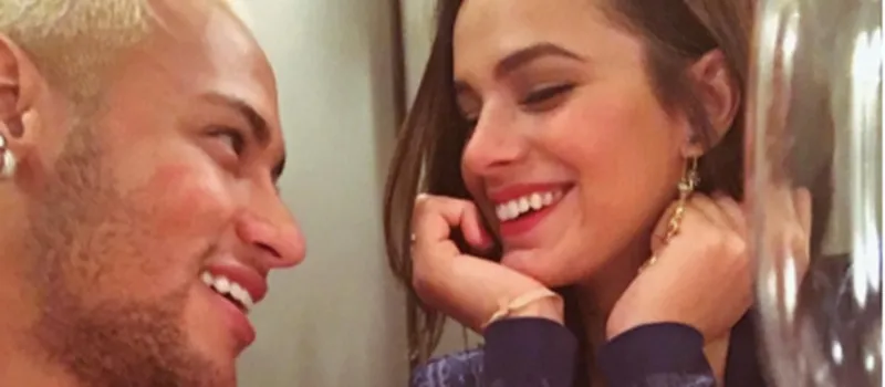 NA HUMILDADE: Neymar comemora 25 anos e ganha presentes modestos e declaração de amor; Veja Vídeo