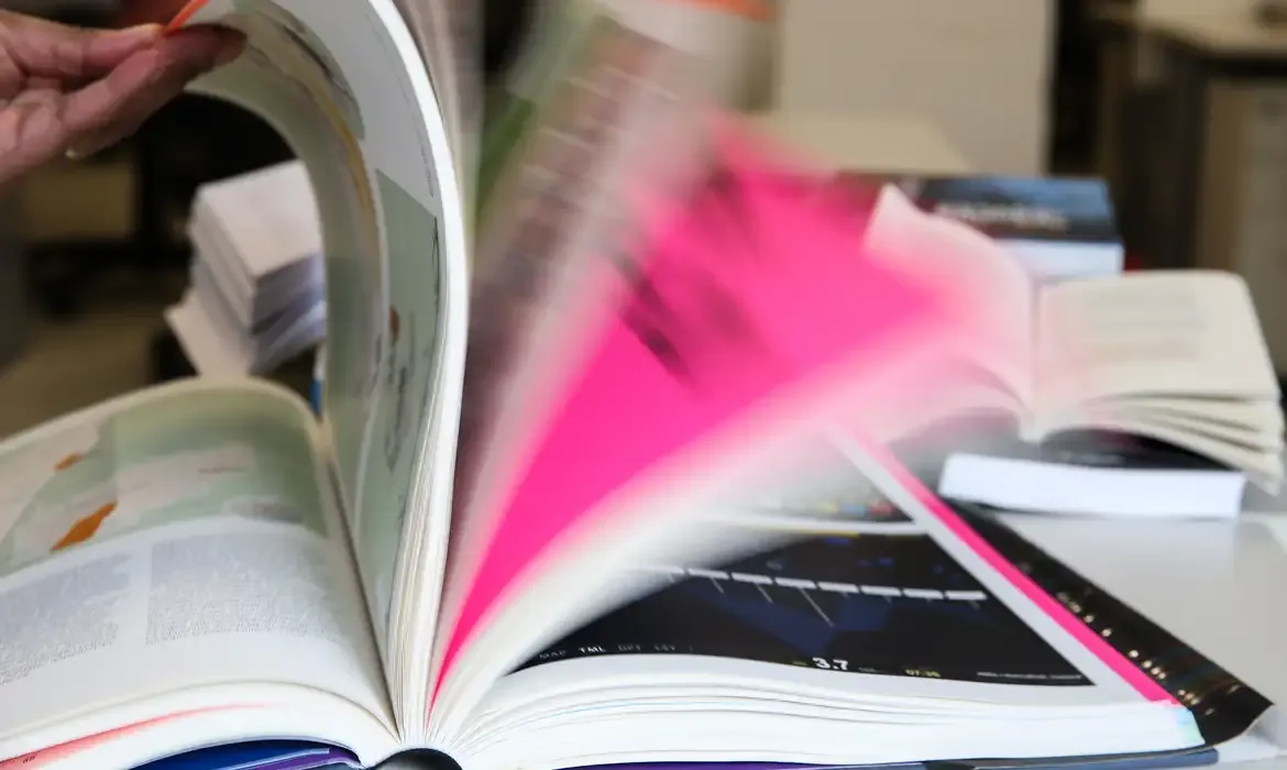 FNDE afirma que fará compra escalonada de obras didáticas. Apenas livros de português e matemática foram adquiridos para o ensino fundamental. Foto: Agência Brasil