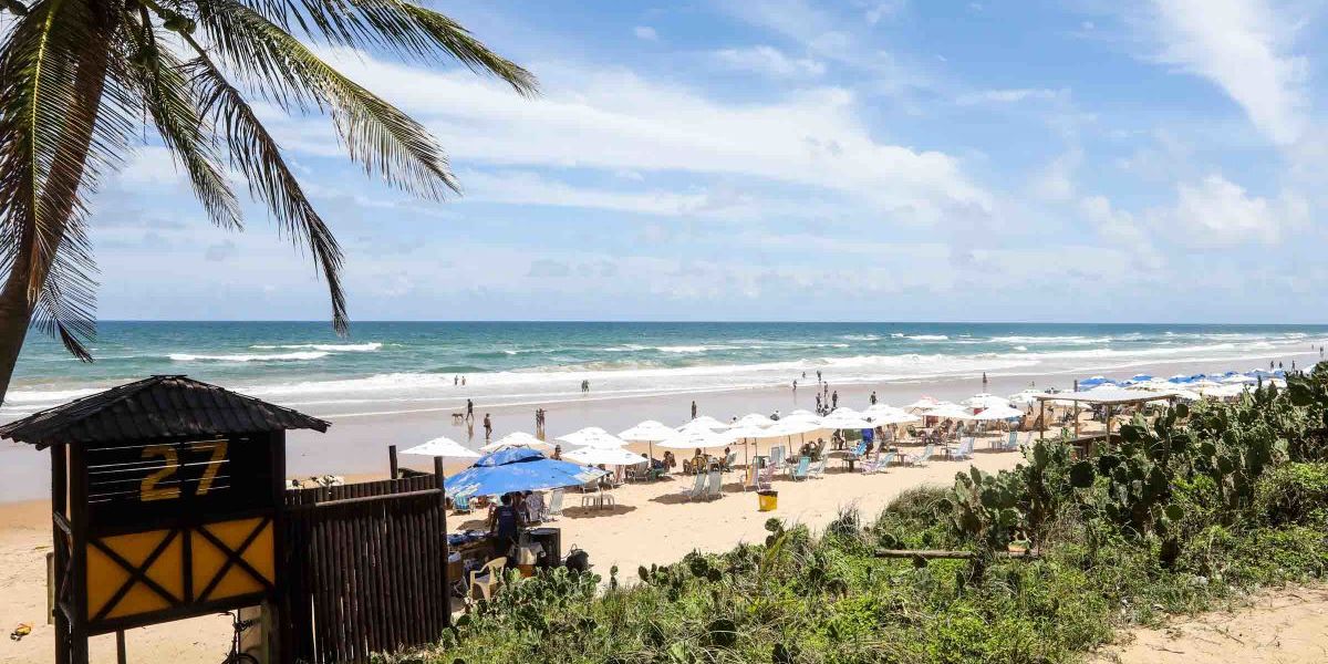Vista Da Praia Do Flamengo, Em Salvador, Onde Trecho De Faixa De Areia Entre Barracas De Praia Será Investigado Pelo Mp Ba