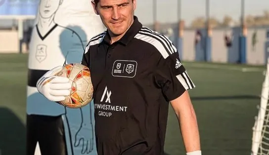 “Eu sou gay”: Ex-goleiro Casillas faz postagem no Twitter, apaga e afirma ter sido hackeado