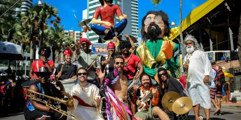 O Fuzuê e o Furdunço são eventos essenciais do pré-Carnaval de Salvador, funcionando como um 