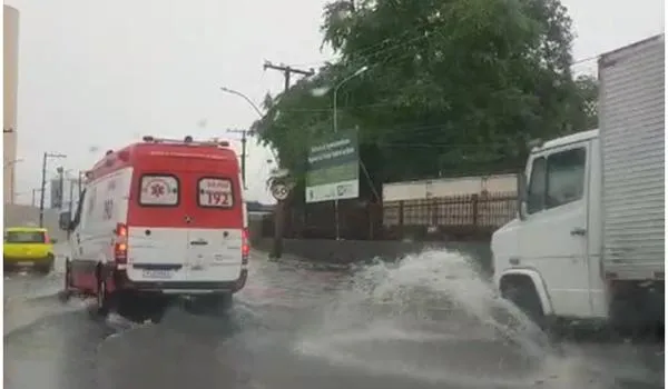 Defesa Civil registra 78 solicitações por conta da chuva em Salvador 