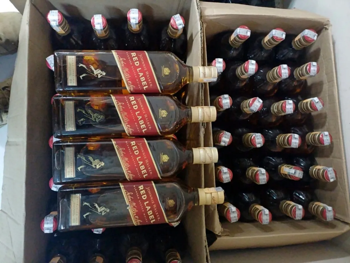 PRF apreende carga de whisky falsificado em BR-101 na Bahia