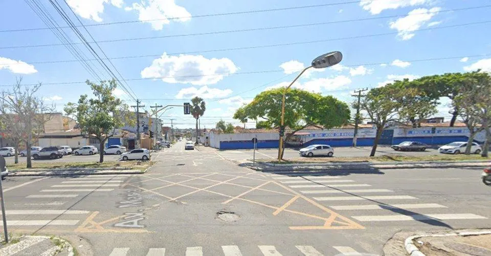Ciclista morre em acidente envolvendo carro e ônibus em Feira de Santana