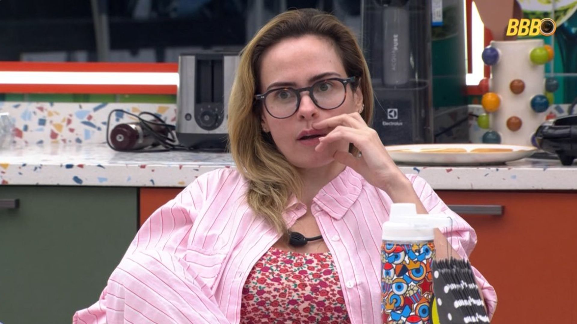 Ana Paula sugere que Jonas faça rinoplastia | Foto: Globo