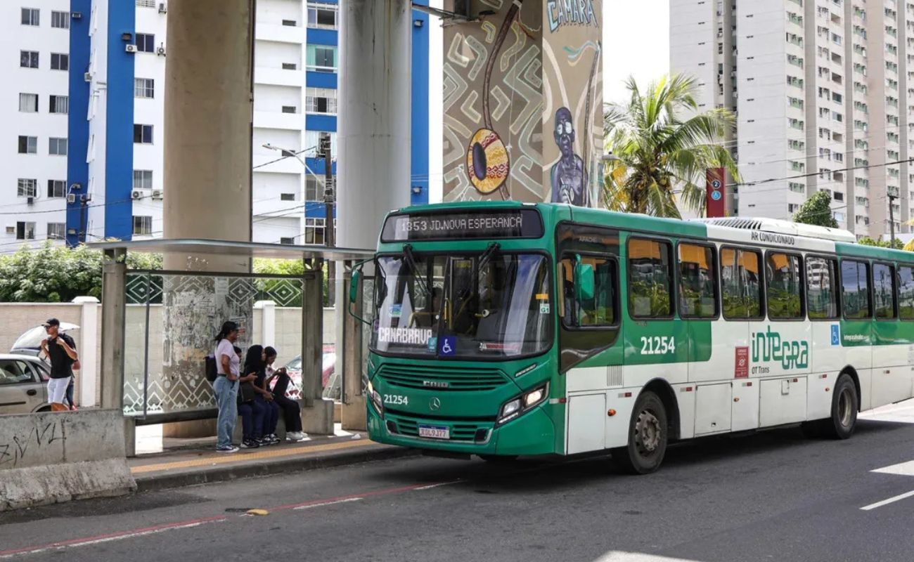 Dia de BA-VI: Veja como chegar no Barrad&atilde;o usando transporte p&uacute;blico;  Foto: Bruno Concha / Secom PMS