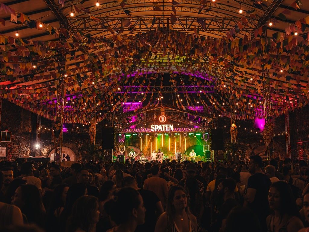 O Arraiá do Bier acontece no dia 7 de junho, no Trapiche Barnabé, com shows de forró, comidas típicas e brincadeiras tradicionais. Foto: Divulgação/Feed Experience Hub