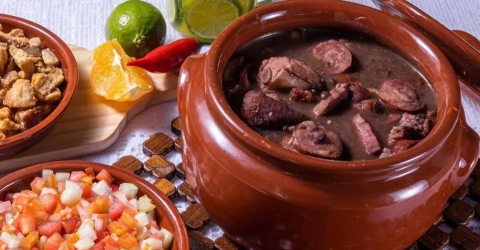 Deville Prime segue com tradicional feijoada aos sábados até o final do ano
