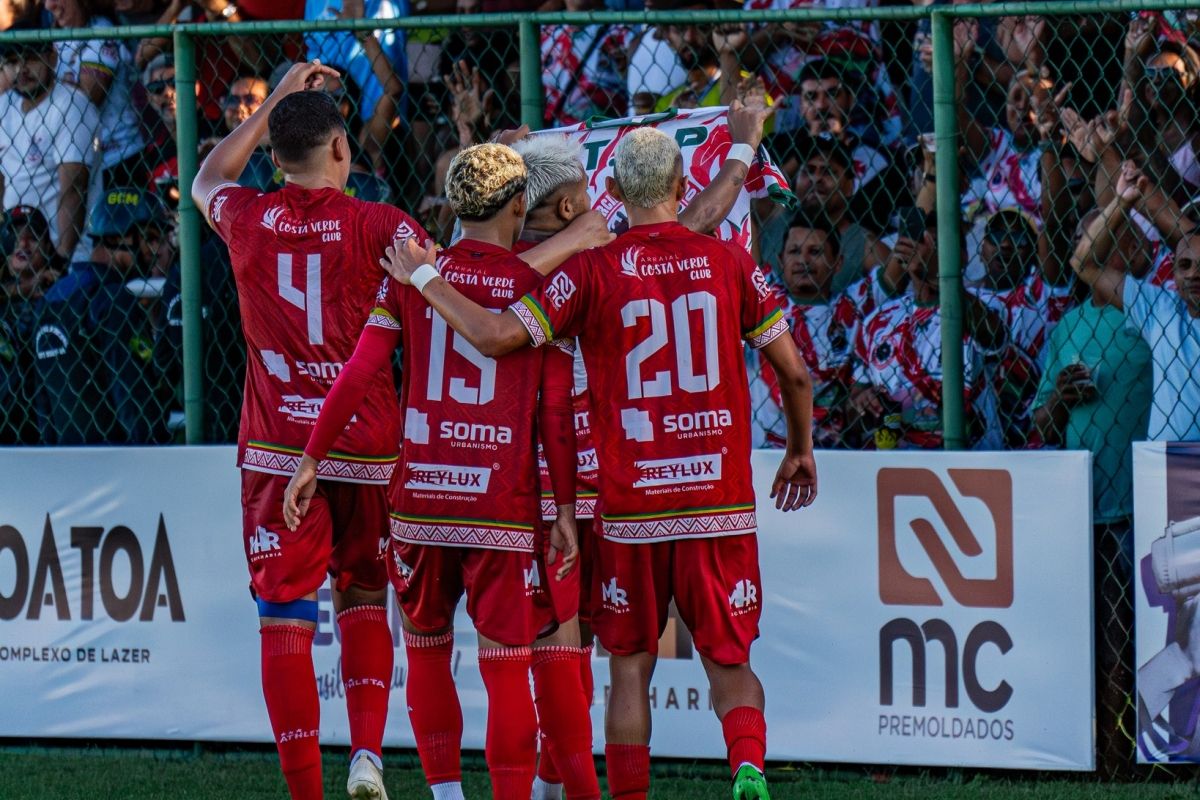 Tendo dois jogadores expulsos e saindo atrás no placar, o Porto venceu o Serra Branca de virada, por 2x1, e segue na Copa do Brasil. Foto: Porto