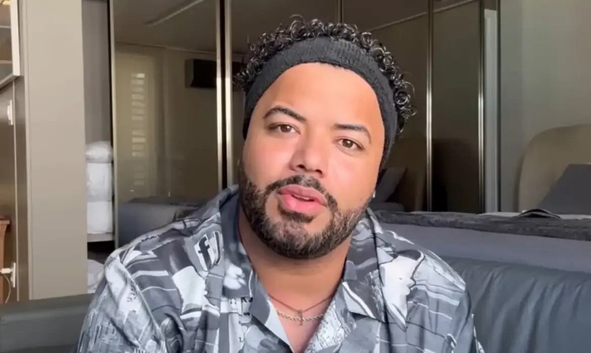  Hytalo ainda não recebeu familiares na cadeia, mas pediu que uma assessora levasse roupas para ele e o marido. | Foto: Redes Sociais