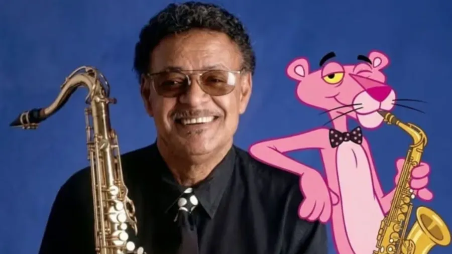 Plas Johnson, músico do sax em 'A Pantera Cor-de-Rosa', morre aos 94 anos