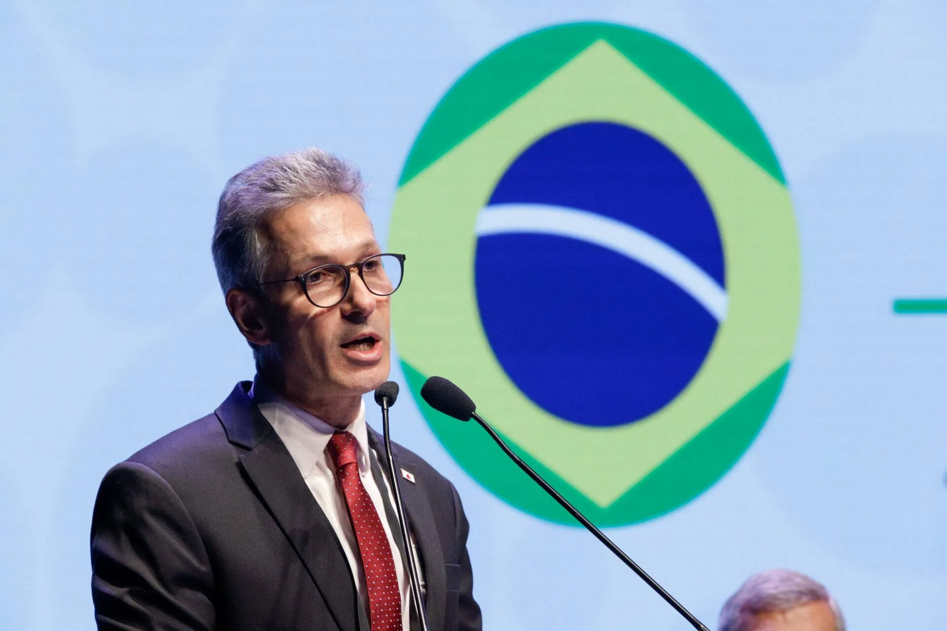 Governador de MG se reúne com ACM Neto e Bruno Reis de olho na próxima eleição presidencial, diz jornal