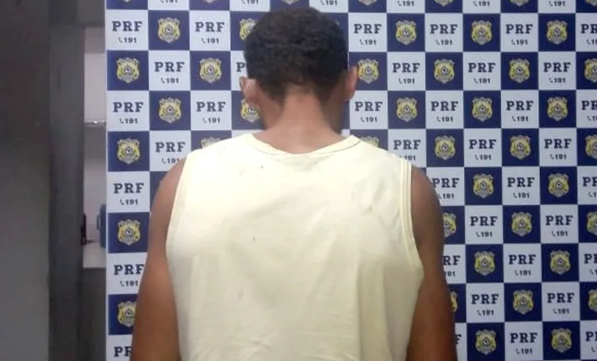 Homem é preso após incendiar a própria casa por estar “insatisfeito com a vida”
