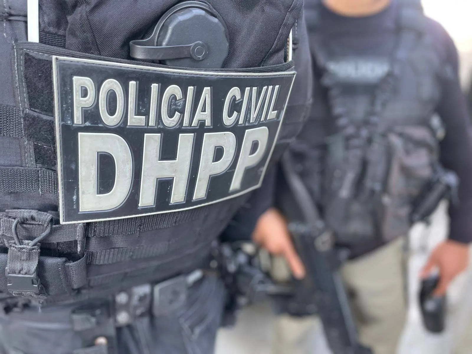 Mulher é presa acusada de matar adolescente por ciúmes de namorado em São Gonçalo do Retiro