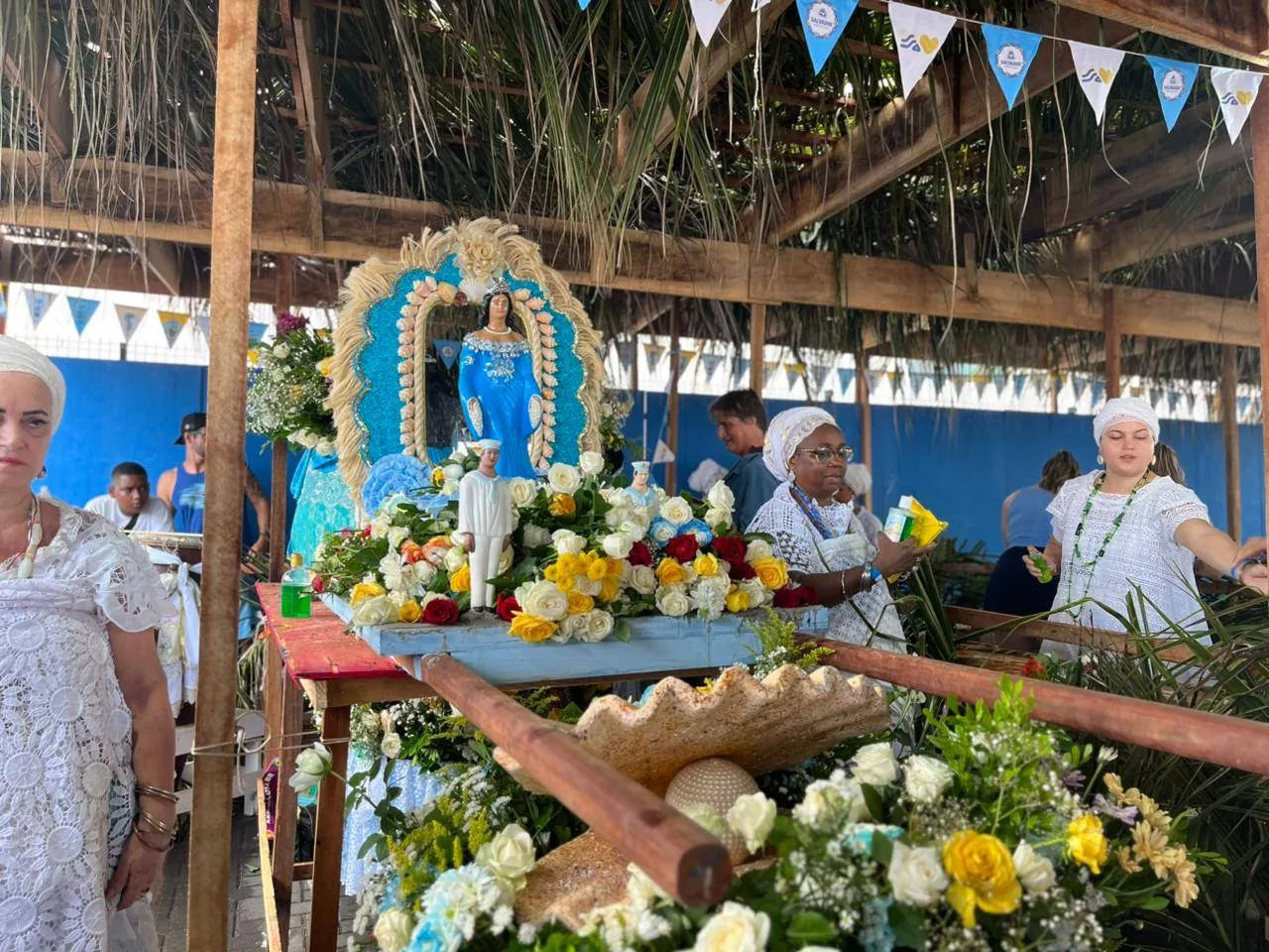 Festa de Yemanjá: Babalorixá explica presente e devoção à Rainha das Águas
