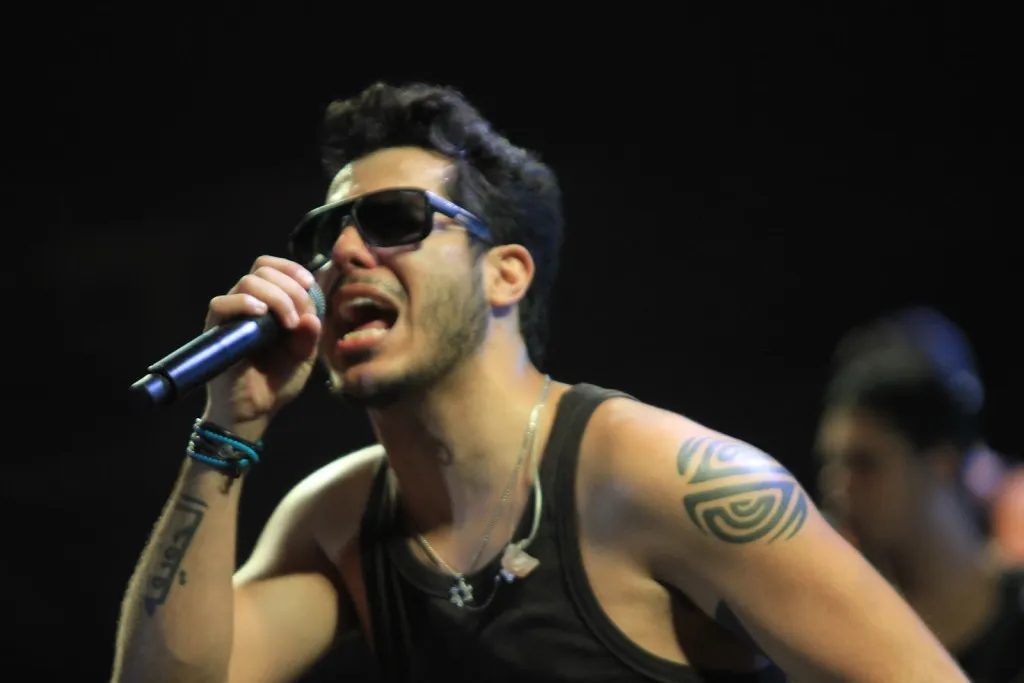 30 anos de Axé: com irreverência, Tomate dá um novo tempero à música baiana