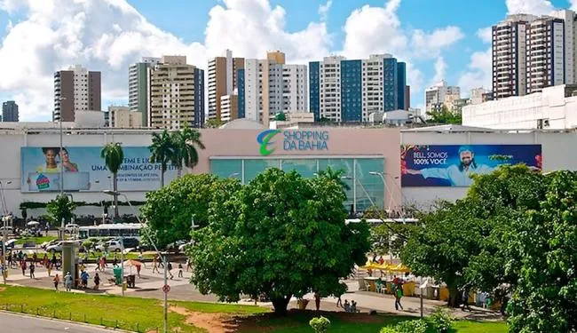 Jovem é agredido por segurança dentro de Shopping de Salvador; veja vídeo