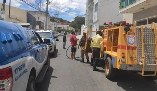 Carregador de celular explode e provoca incêndio em casa na Bahia; casal e criança ficaram feridos
