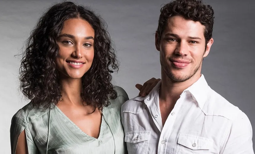 "Não quero ser a Ewbank de 2019", diz Débora Nascimento sobre traição de Loreto