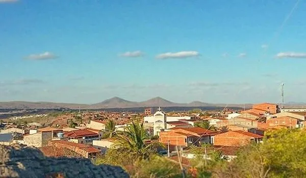 Prefeito do interior da Bahia é obrigado a retirar propaganda do Instagram e Facebook