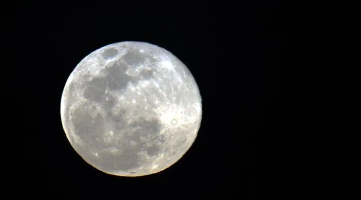 Eclipse parcial da Lua acontecerá neste sábado (28) e poderá ser visto pela internet