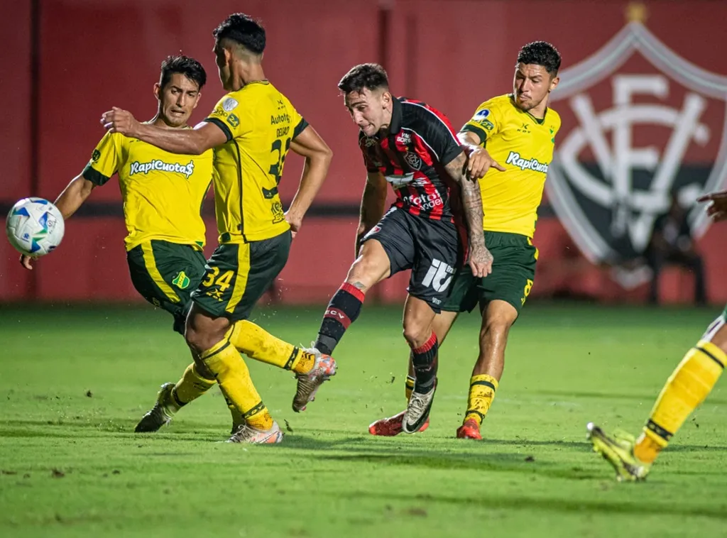 Vitória empata com Defensa y Justicia no Barradão, pela Sul-Americana