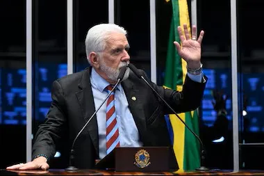 Polícia Federal apreende US$ 49 mil em imóvel de Jaques Wagner