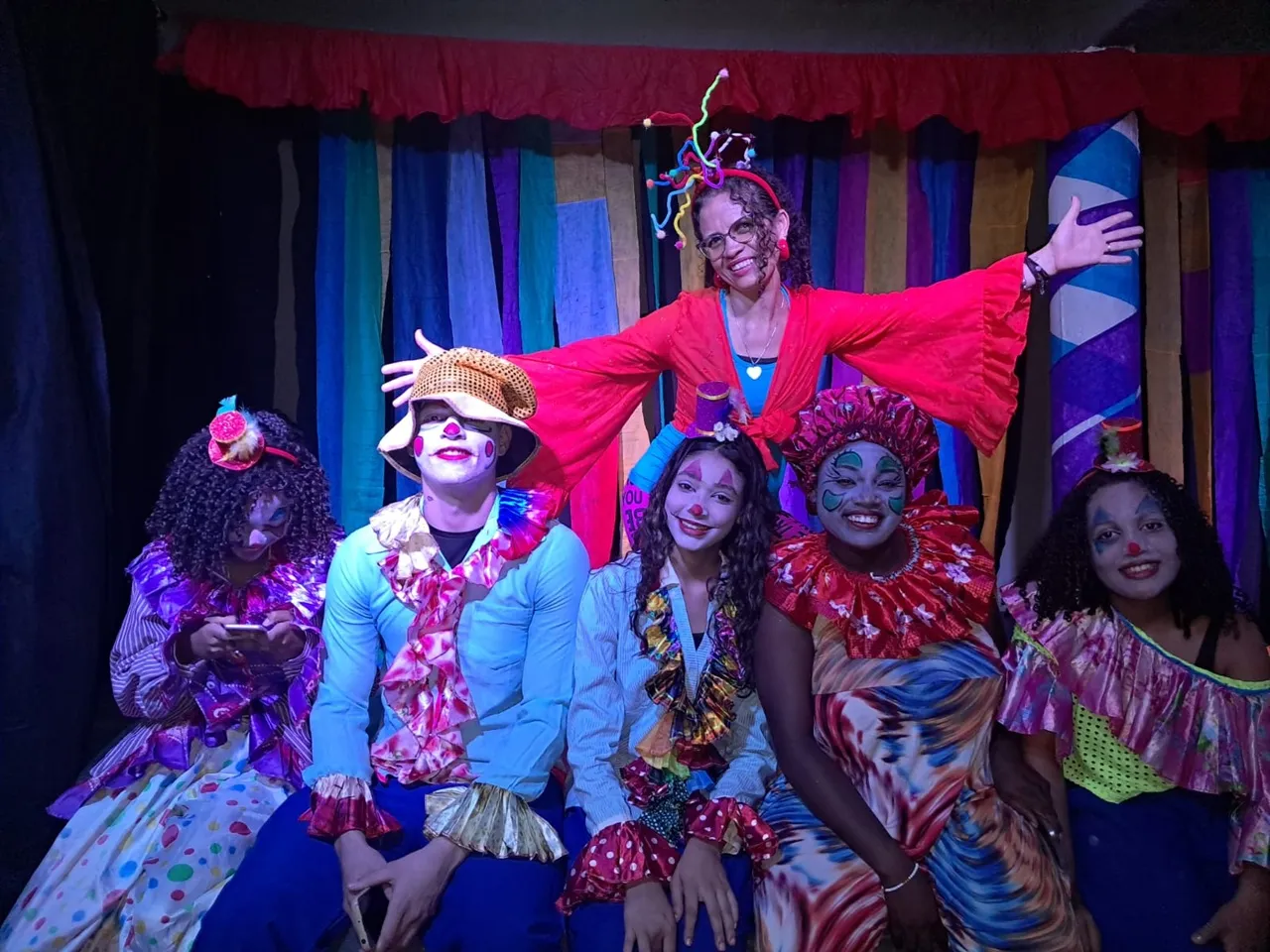 'É Ao Quadrado' leva cultura e arte-educação gratuita ao Alto do Cabrito