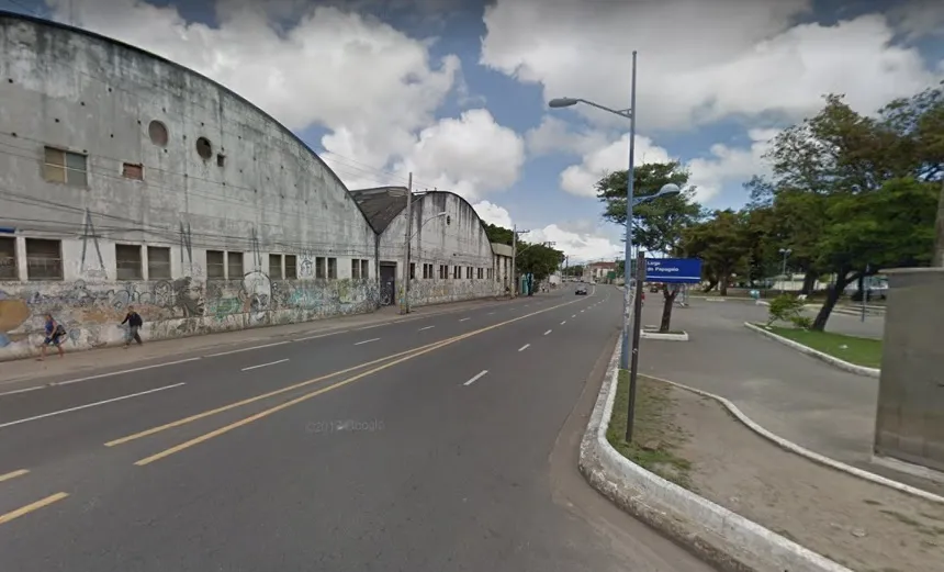 PM e noiva ficam feridos após tentativa de assalto na Ribeira 