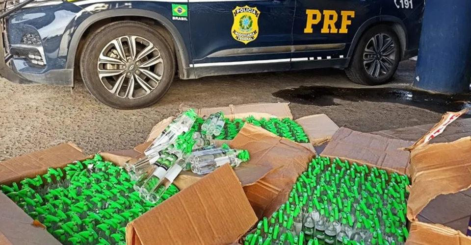 Adolescente é apreendido com 600 tubos de lança-perfume na BR-116, em Feira de Santana