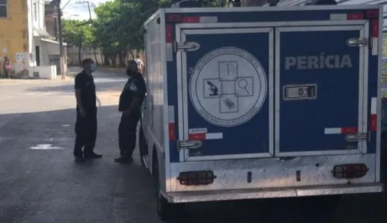 Corpo de entregador de pizzas é encontrado com marcas de tiros embaixo de viaduto em Salvador