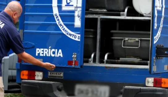 Motociclista morre após colisão com carro estacionado,no bairro de Amaralina, em Salvador