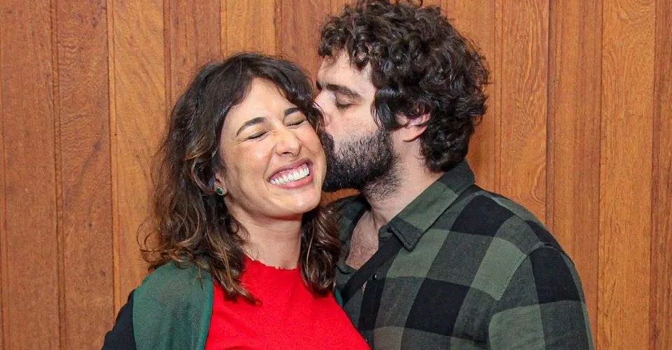 Atriz diz que marido tinha nojo dela na gravidez, mas outro resolveu o problema: 'Meu primeiro squirt'