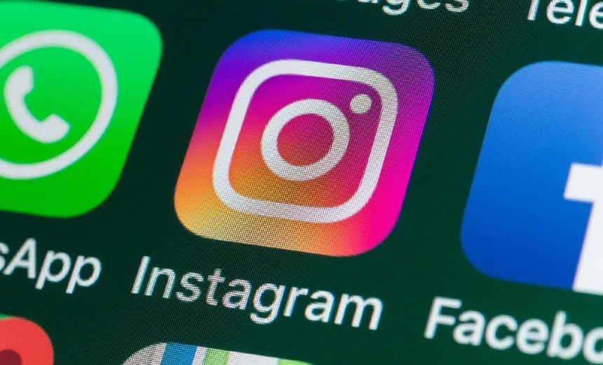 Sem previsão de melhora nos aplicativos, Facebook pede desculpa aos usuários