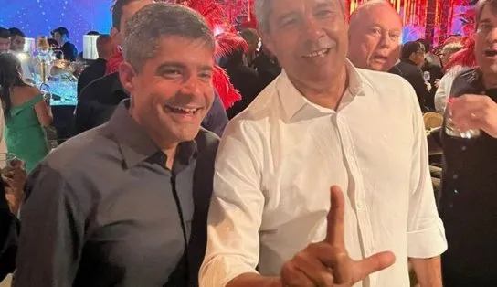 Neto minimiza foto tirada ao lado de Jerônimo; "estávamos num ambiente social"