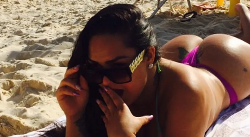 TAPINHA NÃO DÓI: Mulher Melancia cuida do bumbum com choques e pancadas; Confira vídeo