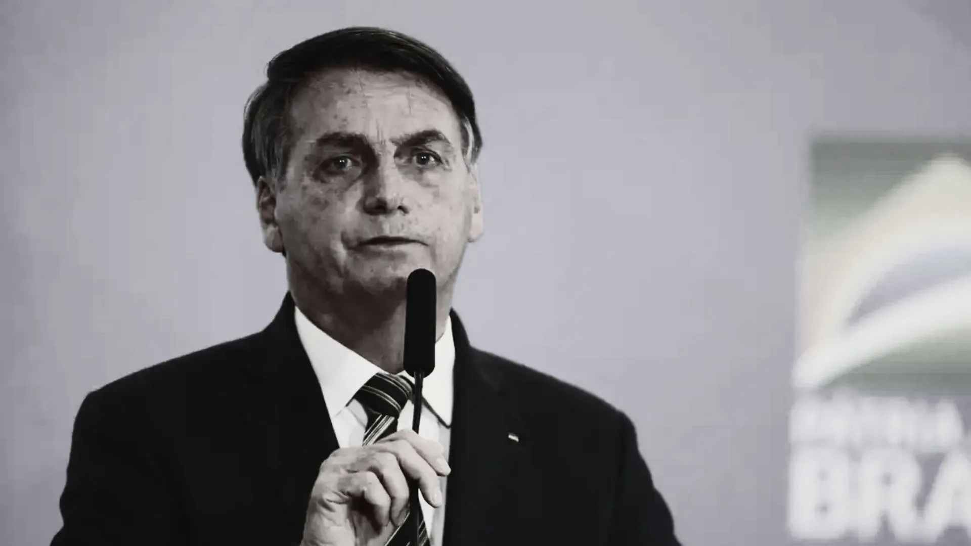 Defesa de Bolsonaro envia novo pedido de prisão domiciliar a Moraes