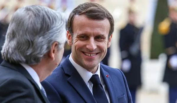 Presidente da França testa positivo para Covid-19