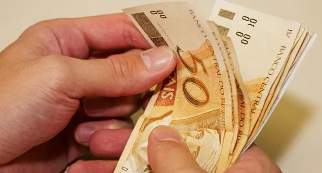 Novo salário mínimo de R$ 788 passa a ser pago a partir de hoje
