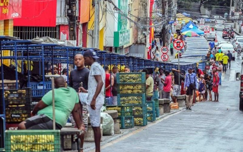 Trabalho em feriados no com&eacute;rcio passa a depender de negocia&ccedil;&atilde;o coletiva entre sindicatos, mas categorias consideradas essenciais continuam seguindo regras espec&iacute;ficas previstas em legisla&ccedil;&atilde;o pr&oacute;pria/Foto: Bruno Concha/Secom PMS&nbsp;
