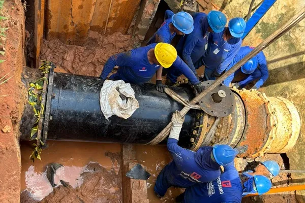 Obra em adutora é concluída e abastecimento de água é retomado em Salvador